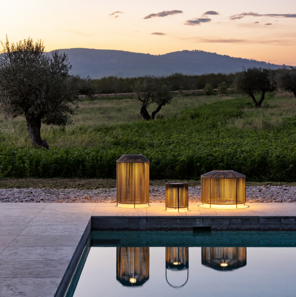 Mora lamp. Lámpara exterior