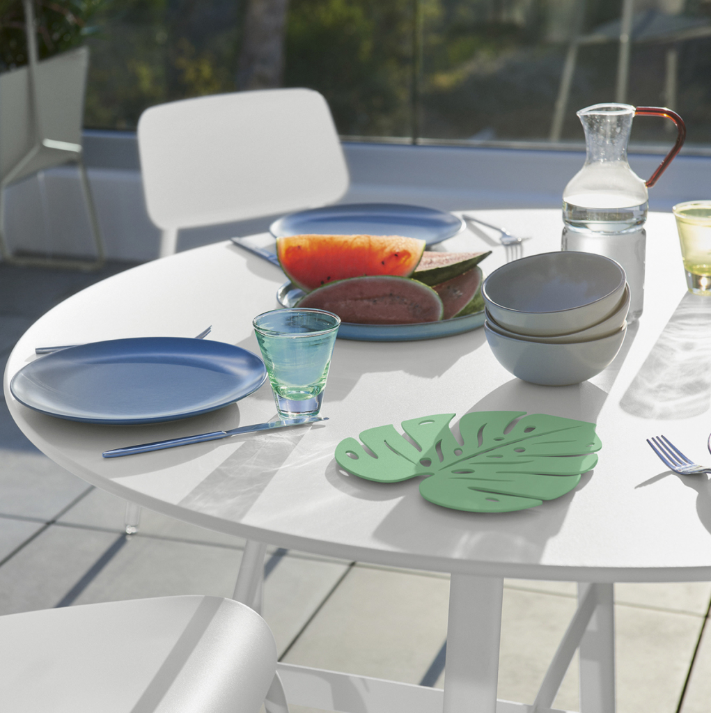 Mesa comedor So'o de acero para exterior